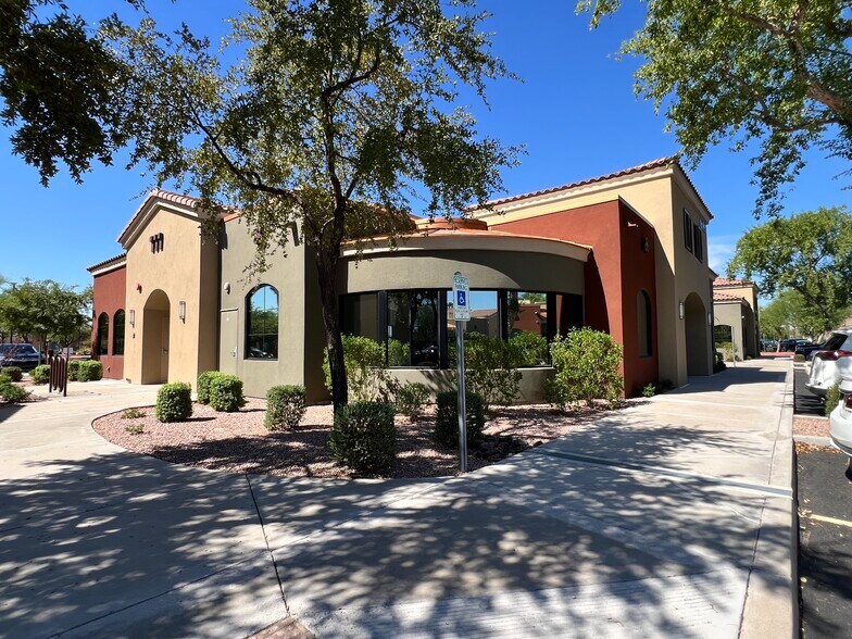 16952 W Bell Rd, Surprise, AZ à louer - Photo de l’immeuble – Image 3 sur 19