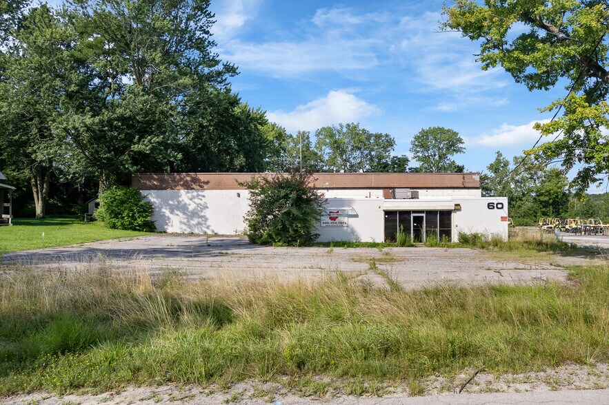 60 Williams St, Grand River, OH à vendre - Photo de l’immeuble – Image 3 sur 54
