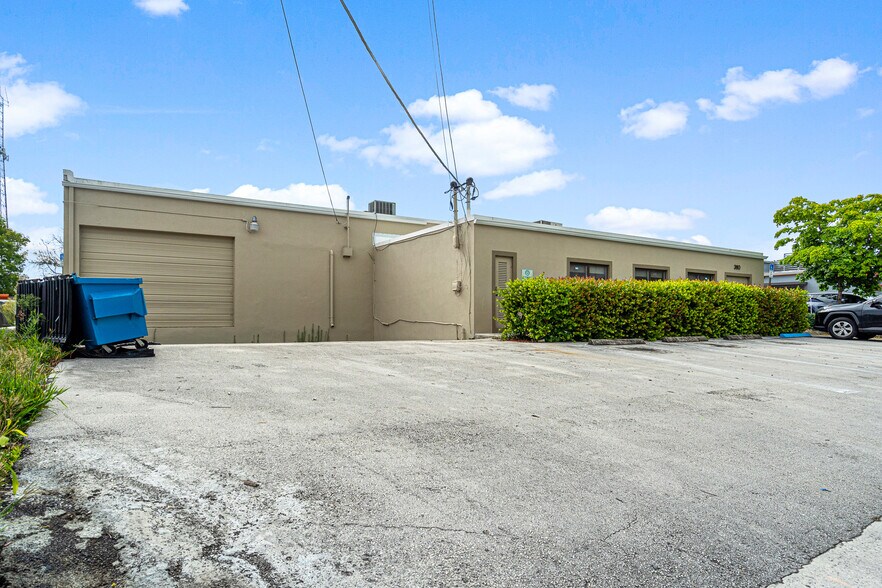 380 SW 12th Ave, Pompano Beach, FL à vendre - Photo de l’immeuble – Image 2 sur 25
