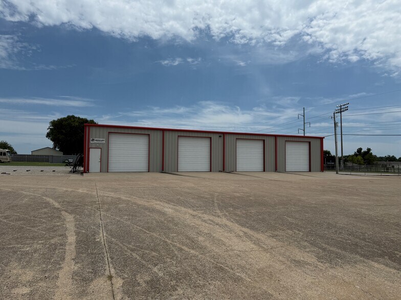 12303 E 11th St, Tulsa, OK à vendre - Photo de l’immeuble – Image 2 sur 9