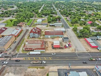 Plus de détails pour 136 S Caldwell St Buildings A-E – à vendre, Giddings, TX