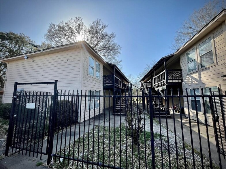 2003 Phillips St, Prairie View, TX à vendre - Photo de l’immeuble – Image 2 sur 18