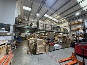 Caxton Way, Watford à louer Photo intérieure– Image 2 sur 5