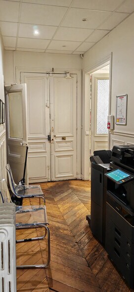 48 Rue La Fayette, Paris à louer - Photo de l’immeuble – Image 3 sur 17