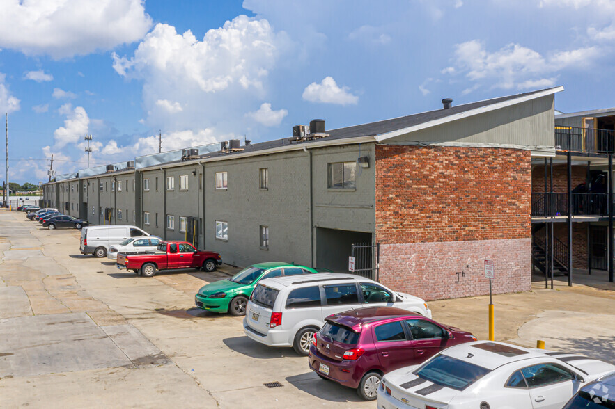 6000 Chef Menteur Highway, New Orleans, LA à vendre - Photo principale – Image 1 sur 15