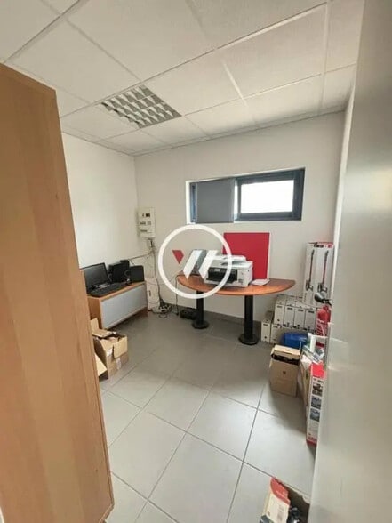 Bureau dans Gardanne à louer - Photo intérieure – Image 3 sur 9