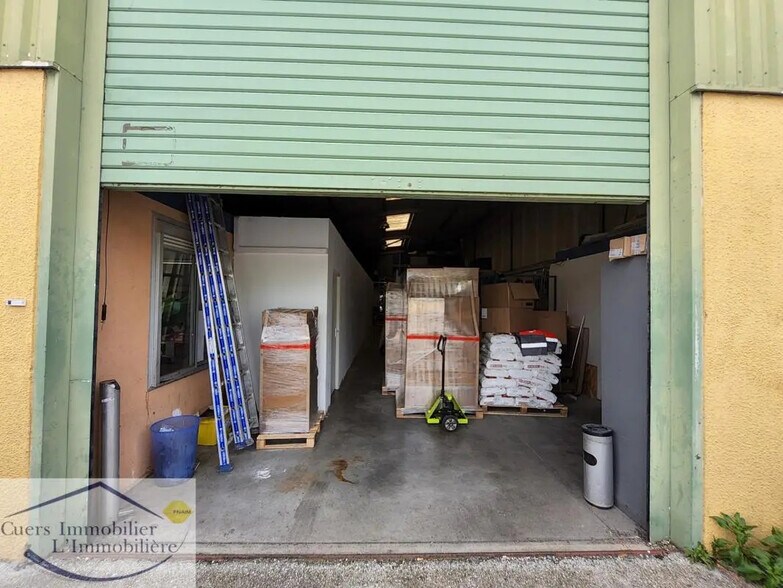 Local commercial dans Solliès-Pont à louer - Photo de l’immeuble – Image 3 sur 20