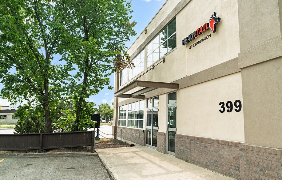 399 Pembina Hwy, Winnipeg, MB à louer - Photo de l’immeuble – Image 3 sur 7