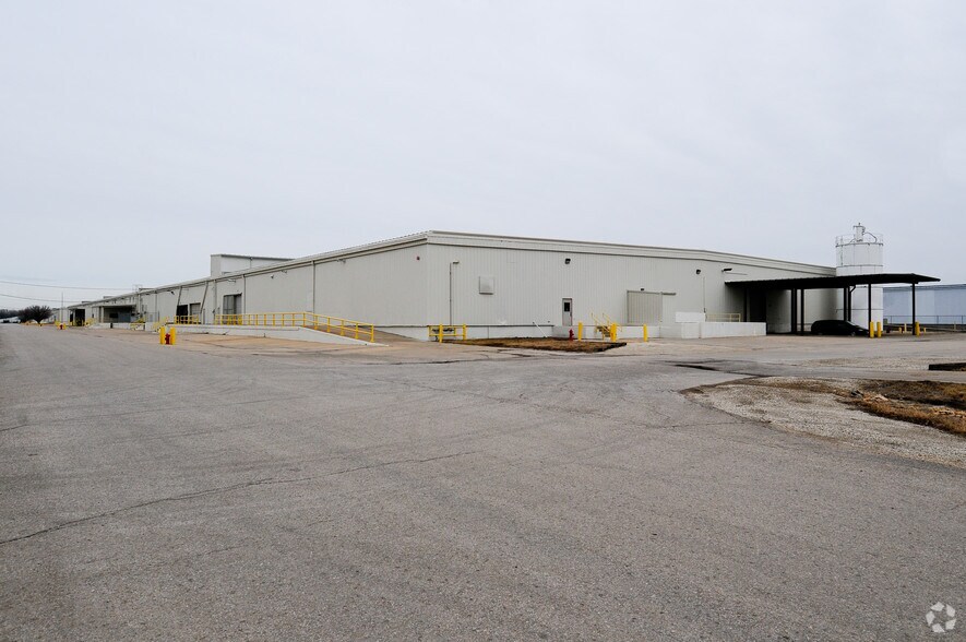 925 SW University Blvd, Topeka, KS à vendre - Photo principale – Image 1 sur 5