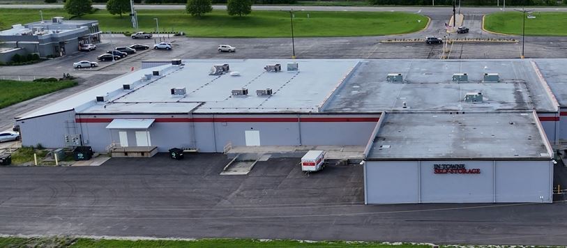 122 Indian Springs Dr, Sandwich, IL à louer - Photo de l’immeuble – Image 2 sur 14