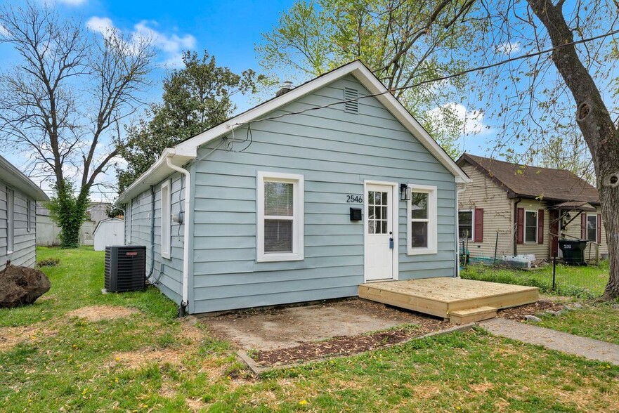2550 Broadway St, New Albany, IN à vendre - Photo de l’immeuble – Image 2 sur 42