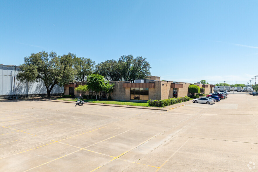 7301 Trinity Blvd, Fort Worth, TX à louer - Photo principale – Image 1 sur 11