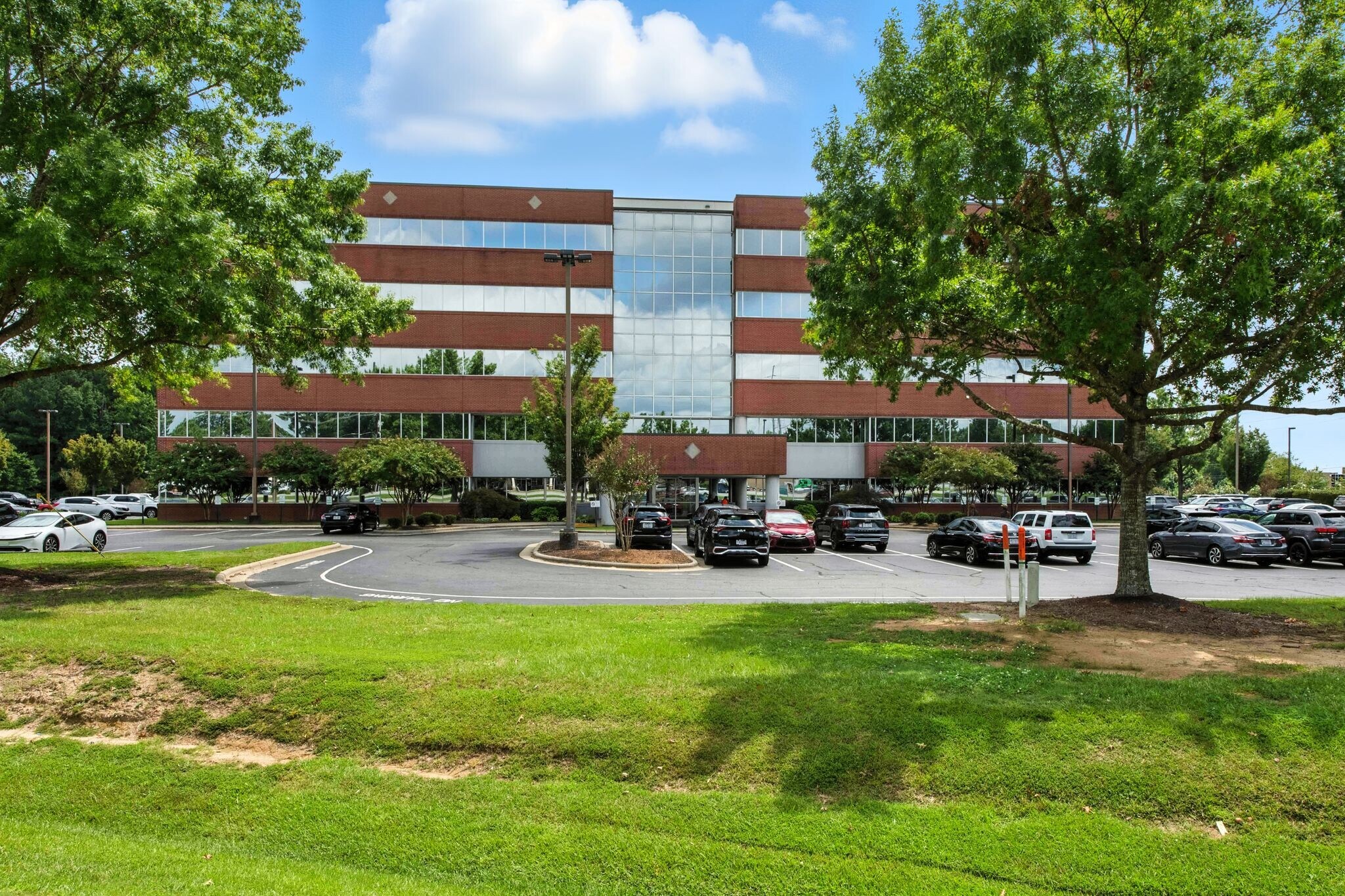 901 N Winstead Ave, Rocky Mount, NC à louer Photo de l’immeuble– Image 1 sur 14