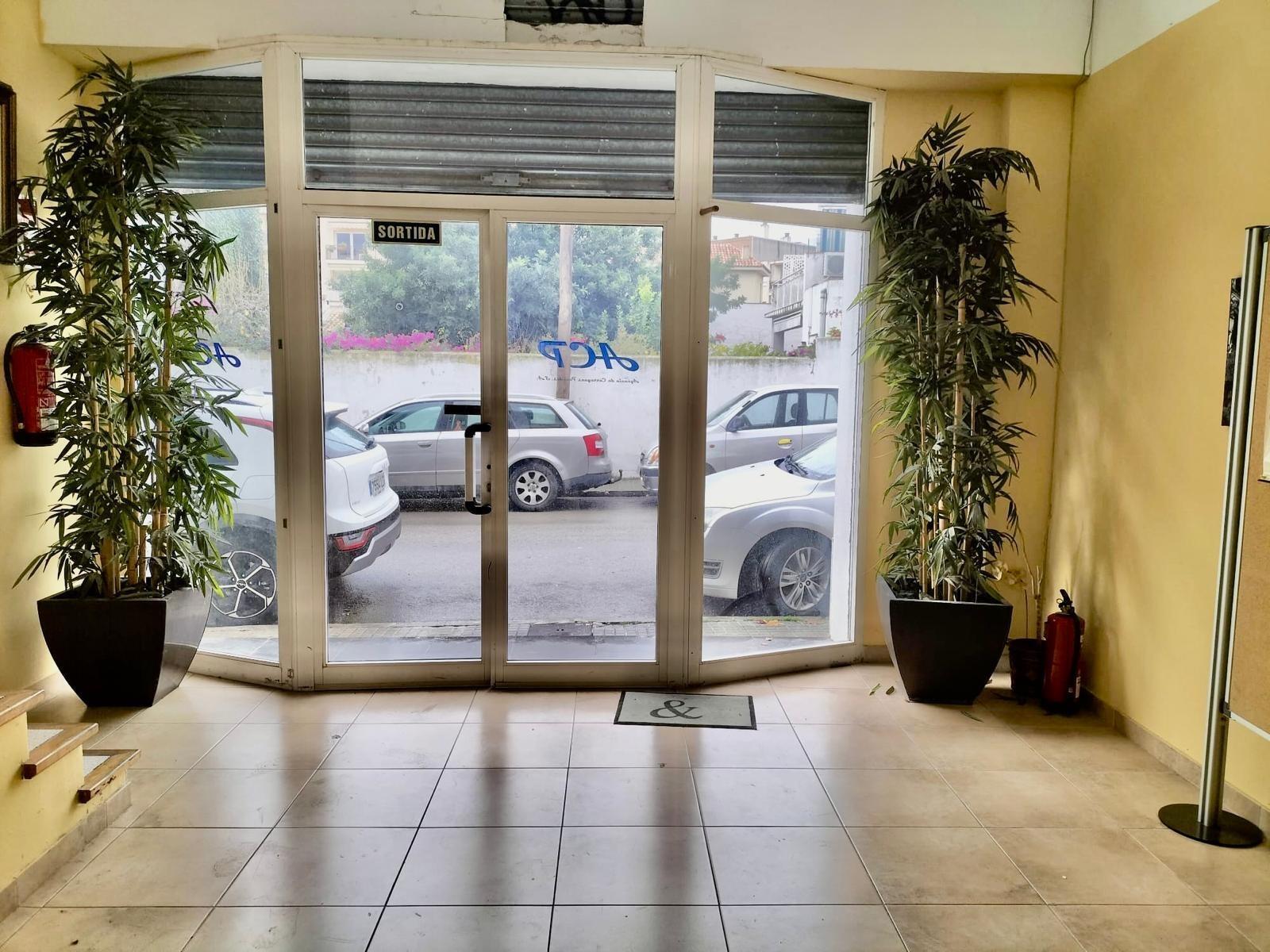 Local commercial dans Sant Pere de Ribes, Barcelona à louer Photo intérieure– Image 1 sur 2