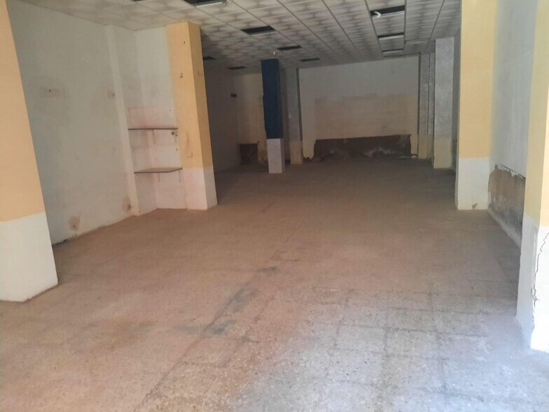 Local commercial dans Novelda à vendre - Photo intérieure – Image 1 sur 4