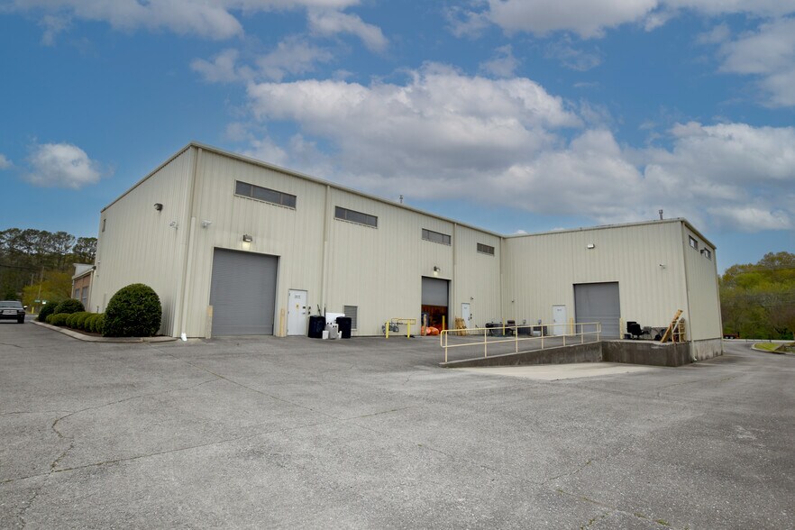7552 Bonnyshire Dr, Chattanooga, TN à louer - Photo de l’immeuble – Image 2 sur 9