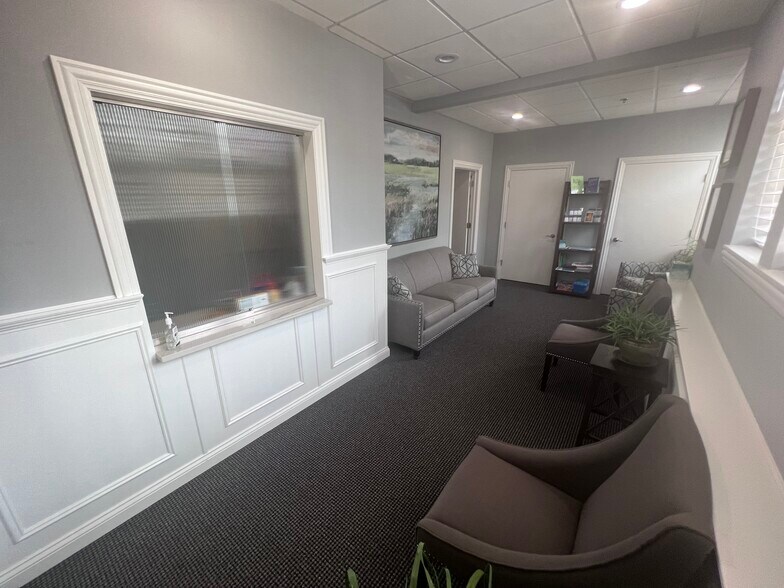 405 Illinois Ave, St Charles, IL à louer - Photo principale – Image 1 sur 9