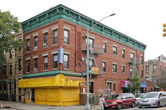 Plus de détails pour 17-02 Gates Ave, Flushing, NY - Local commercial à louer