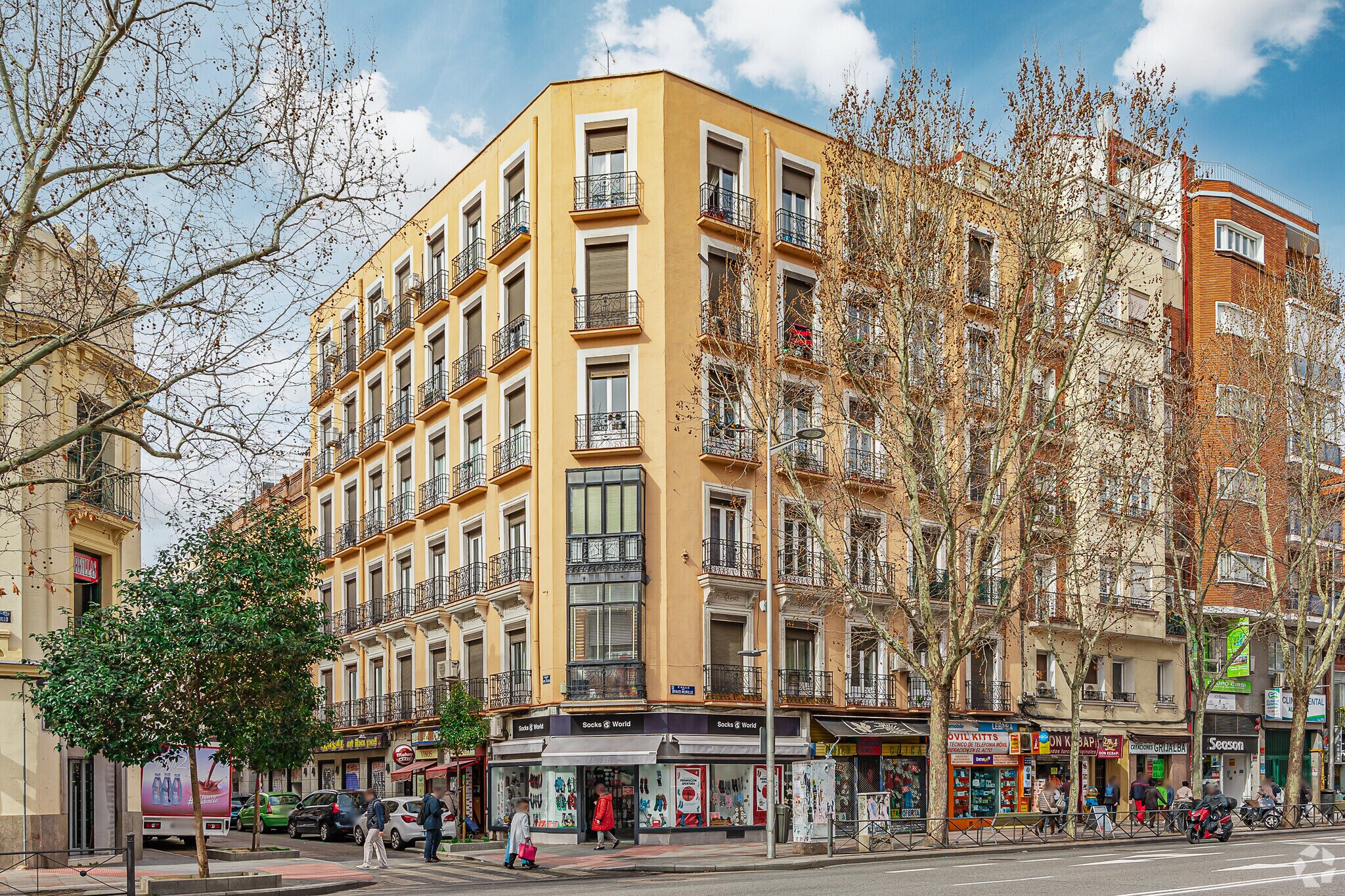 Local commercial dans Madrid, Madrid à louer Photo principale– Image 1 sur 3