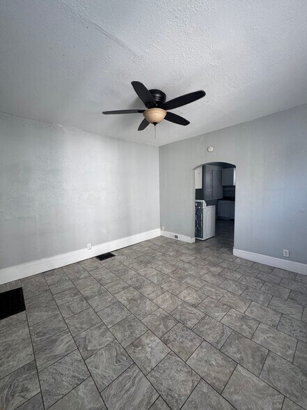 1118 26th St, Des Moines, IA à vendre - Photo principale – Image 1 sur 6