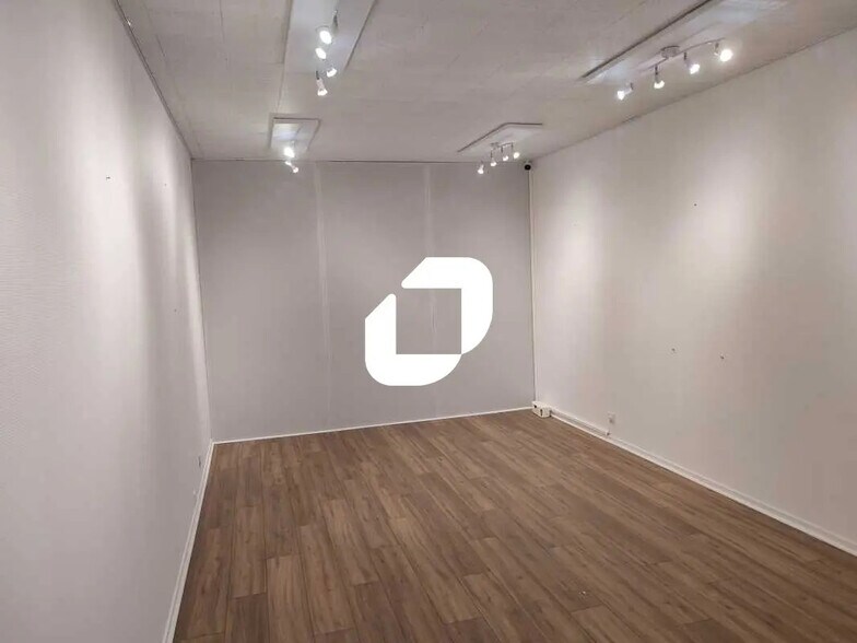 Bureau dans Bègles à louer - Photo de l’immeuble – Image 1 sur 7