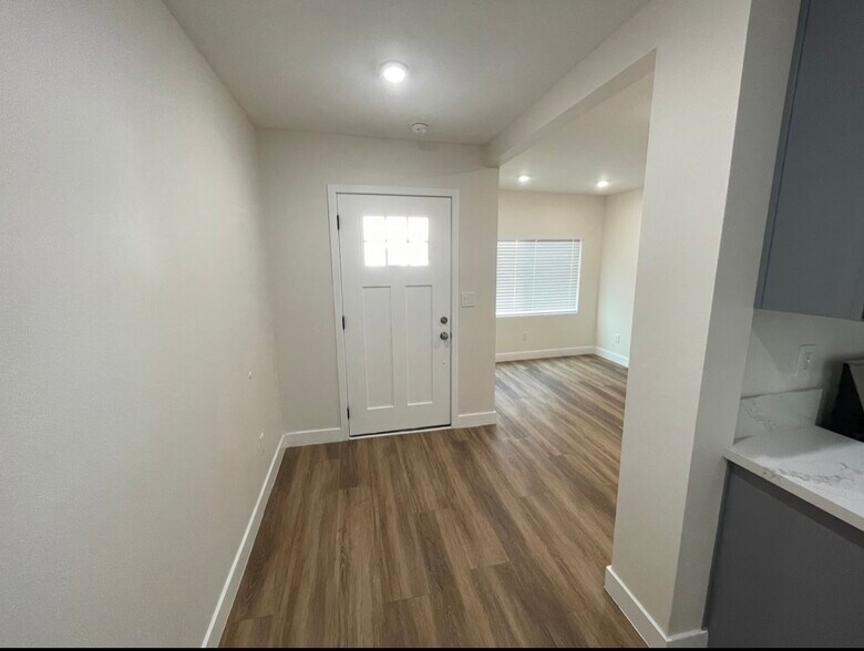 3536 W Slauson Ave, Los Angeles, CA à louer - Photo de l’immeuble – Image 3 sur 13