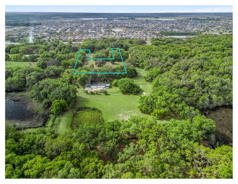 747 County Road 466A, Fruitland Park, FL à vendre - Photo de l’immeuble – Image 2 sur 8