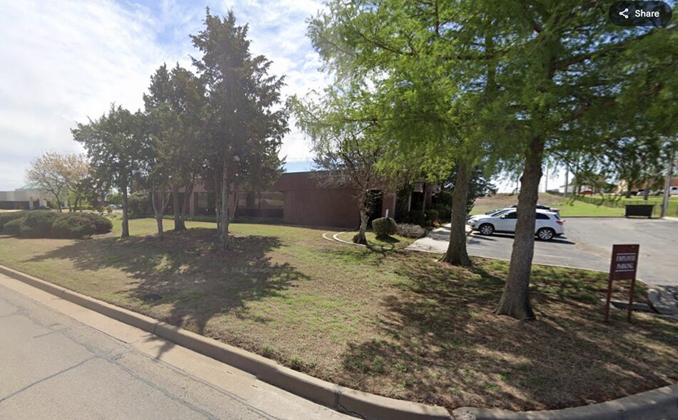 4302 SW Lee Blvd, Lawton, OK à louer - Photo de l’immeuble – Image 3 sur 9