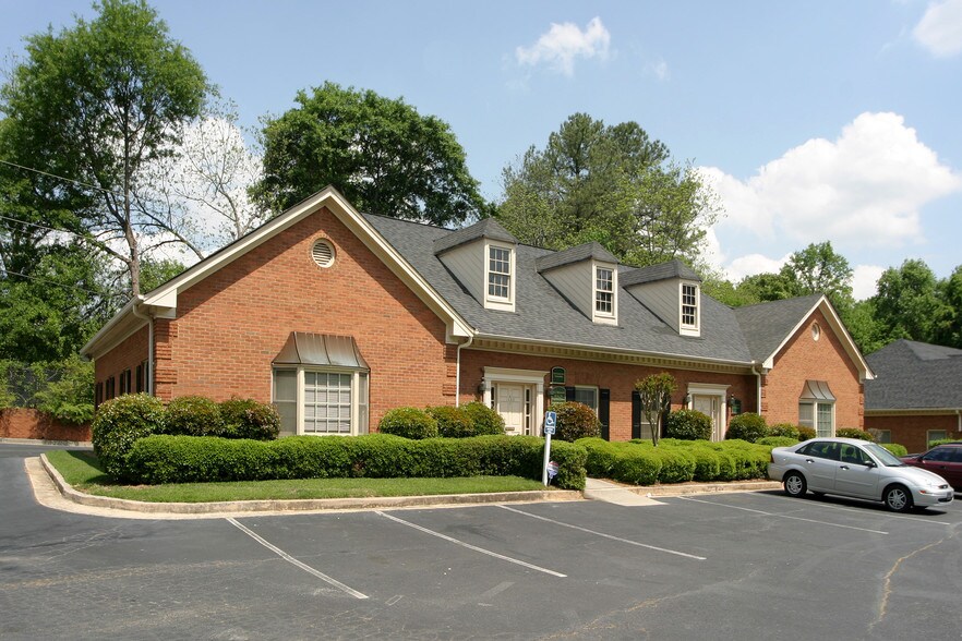 1439 McLendon Dr, Decatur, GA à vendre - Photo de l’immeuble – Image 2 sur 9