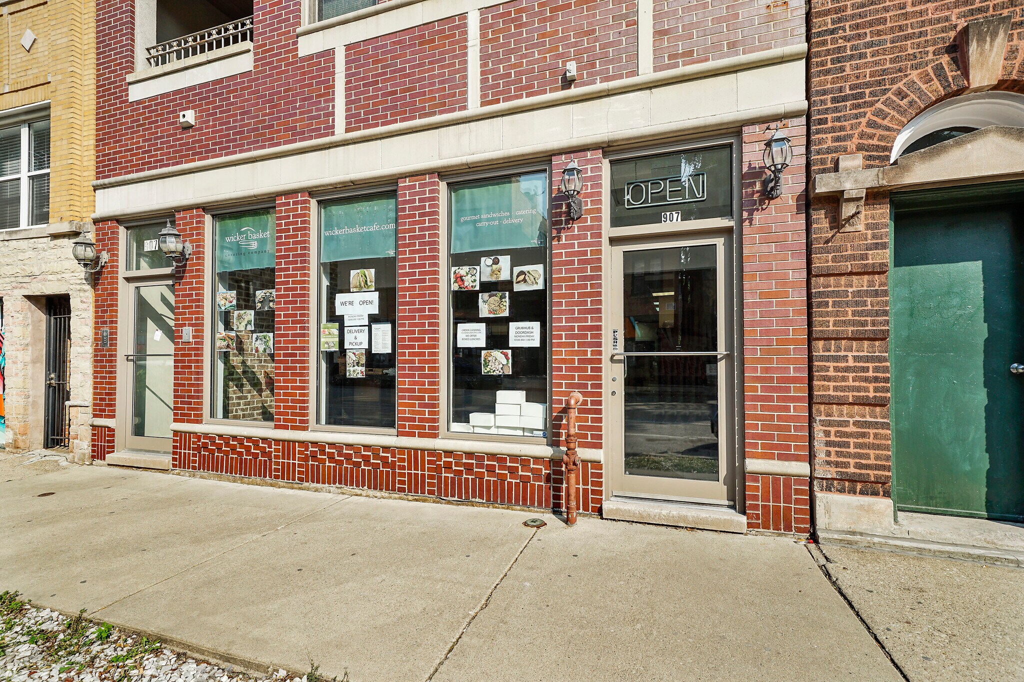 907 N Damen Ave, Chicago, IL à louer Photo de l’immeuble– Image 1 sur 21