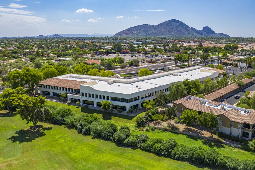 7001 N Scottsdale Rd, Scottsdale, AZ à louer - Photo de l’immeuble – Image 3 sur 7