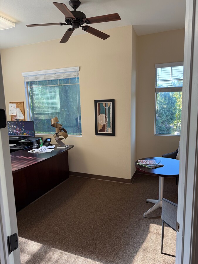 41700 Ivy St, Murrieta, CA 92562 - Lot D - - Photo intérieure - Image 1 of 6