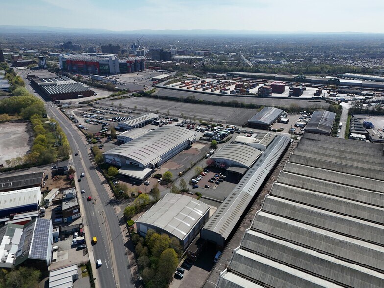 Circle South, Trafford Park, Manchester à louer - Photo de l’immeuble – Image 3 sur 10