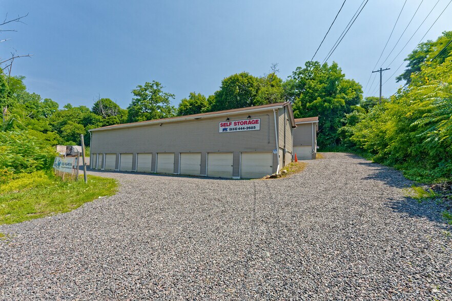 16 Depot St, Hudson Falls, NY à vendre - Photo de l’immeuble – Image 3 sur 11