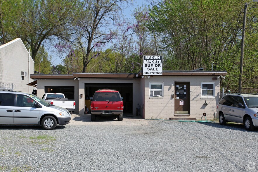 2403 E Bessemer Ave, Greensboro, NC à vendre - Photo de l’immeuble – Image 3 sur 8