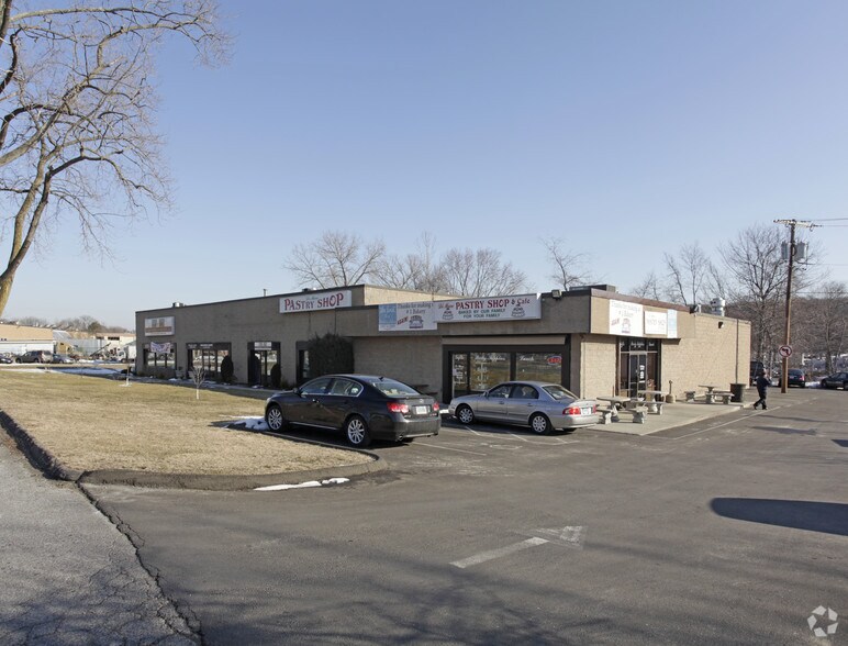 12 Largo Dr, Stamford, CT à louer - Photo principale – Image 1 sur 3