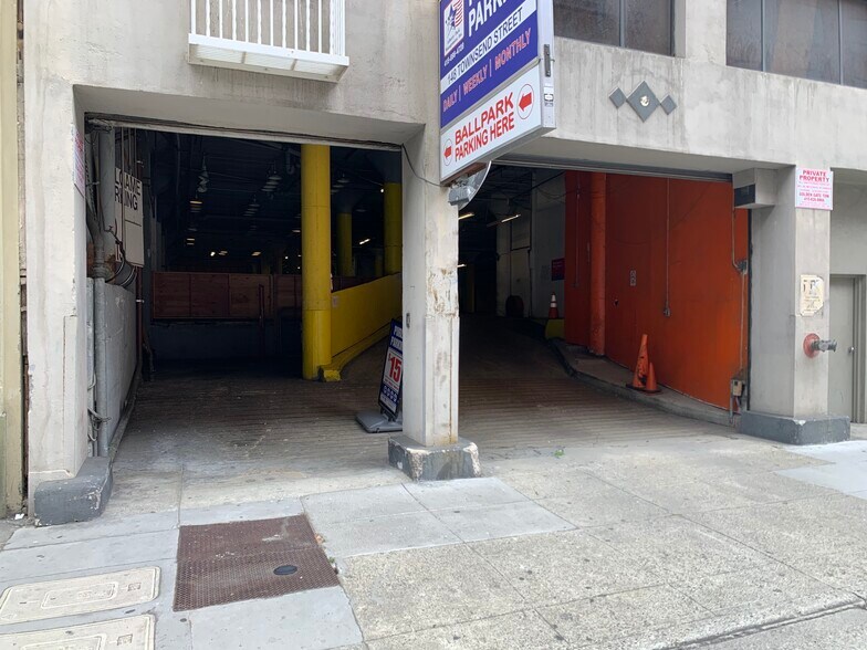 148 Townsend St, San Francisco, CA à louer - Photo de l’immeuble – Image 3 sur 6
