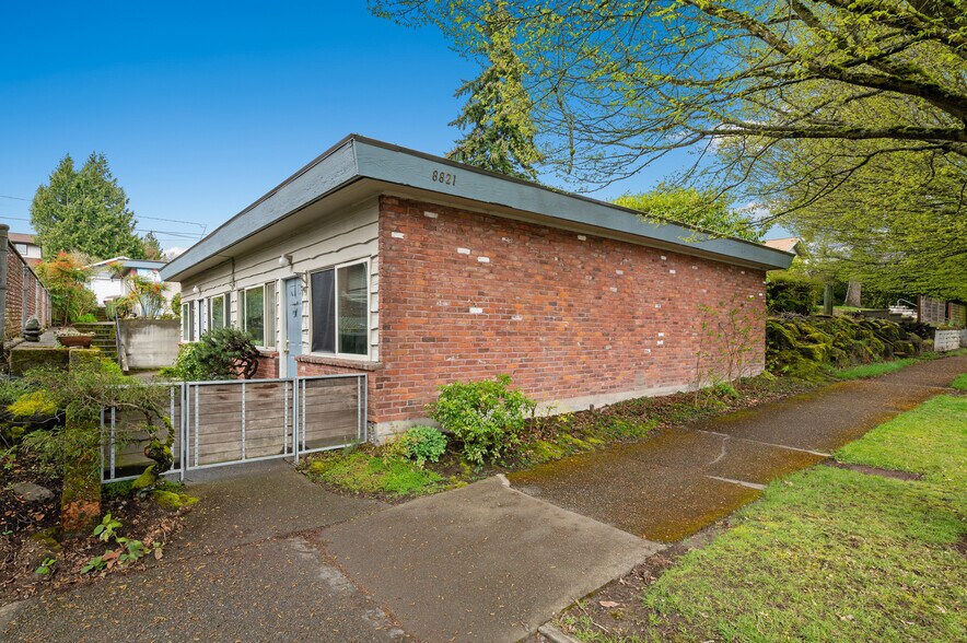 8821 35th Ave SW, Seattle, WA à vendre - Photo de l’immeuble – Image 2 sur 20