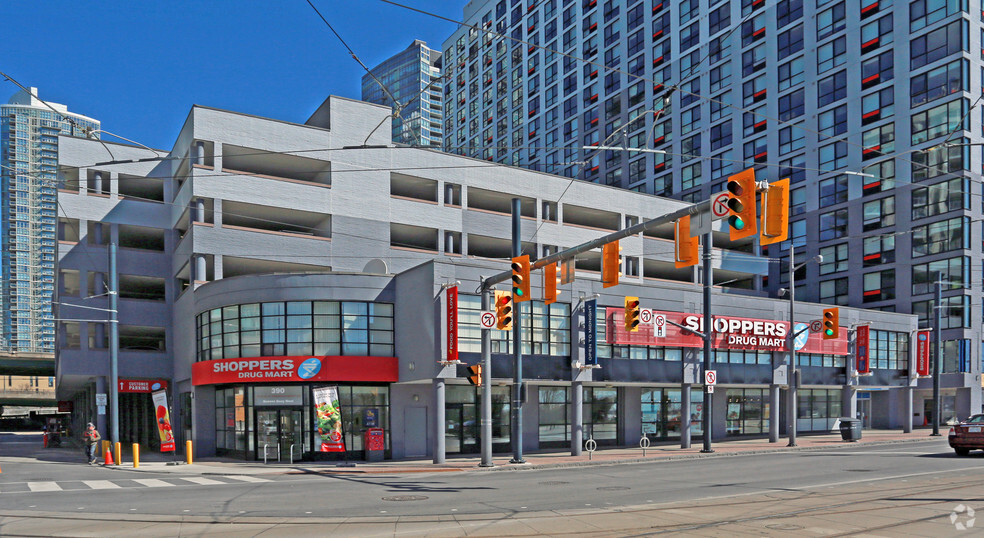 390 Queens Quay W, Toronto, ON à louer - Photo principale – Image 1 sur 3