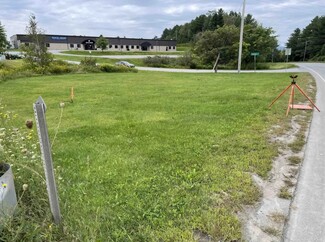 Plus de détails pour 11 Industrial Dr, Newport, VT - Terrain à vendre