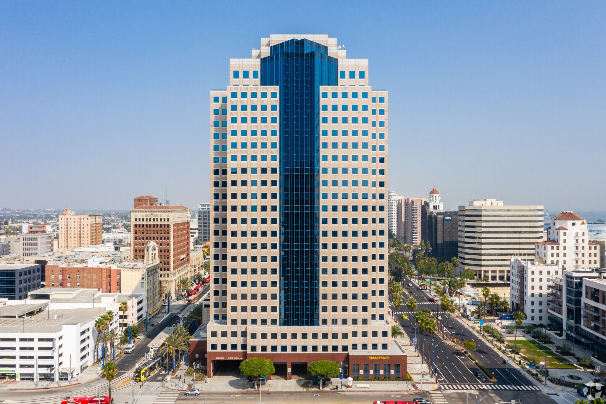 111 W Ocean Blvd, Long Beach, CA à louer Photo de l’immeuble– Image 1 sur 20