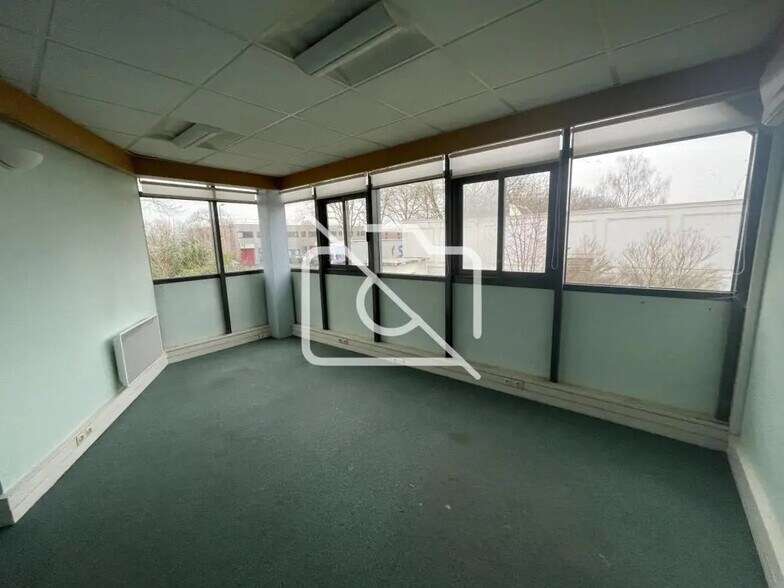Bureau dans Bondoufle à louer - Photo intérieure – Image 2 sur 4