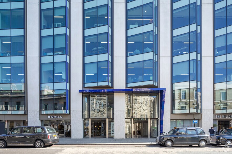 25 Wilton Rd, Londres à louer - Photo de l’immeuble – Image 3 sur 12