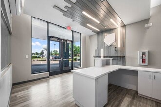 1700 Plymouth Rd, Minnetonka, MN à louer Photo de l’immeuble– Image 1 sur 31