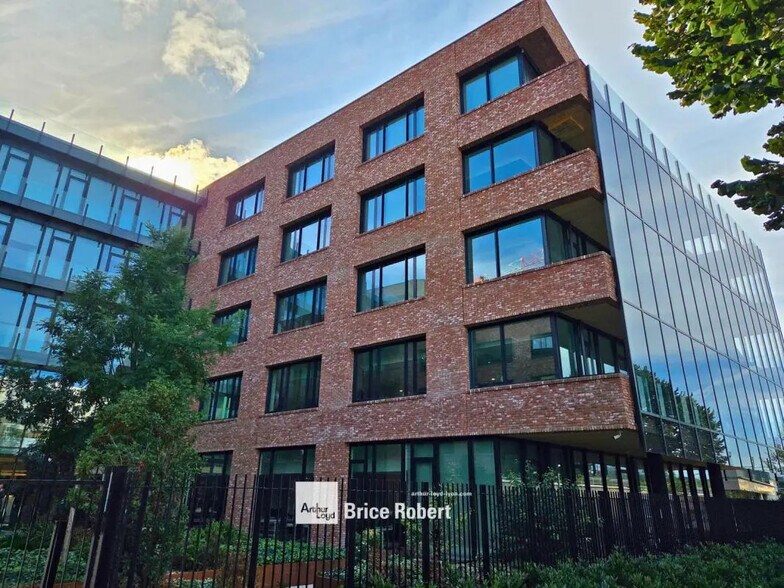 10 Rue Joannès Carret, Lyon à louer - Photo de l’immeuble – Image 2 sur 12