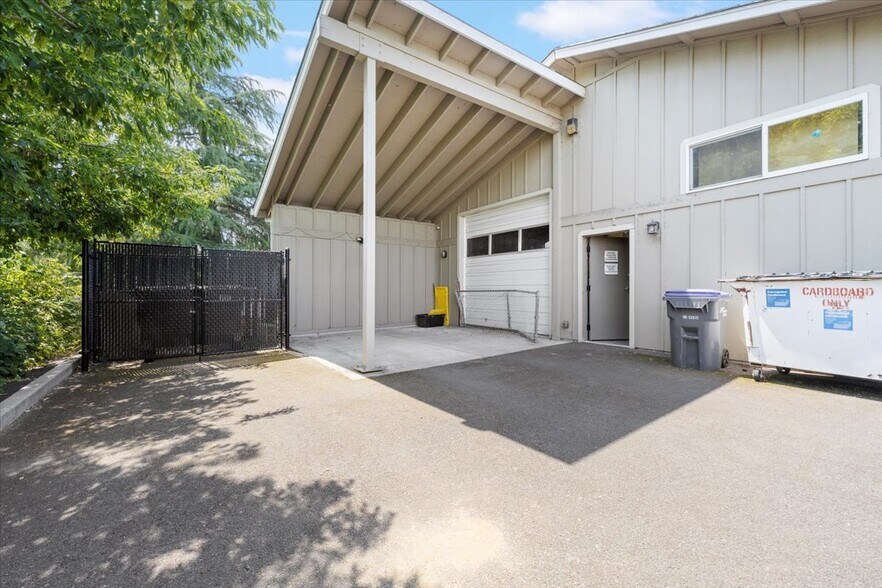481 Applegate Way, Ashland, OR à vendre - Photo de l’immeuble – Image 2 sur 32