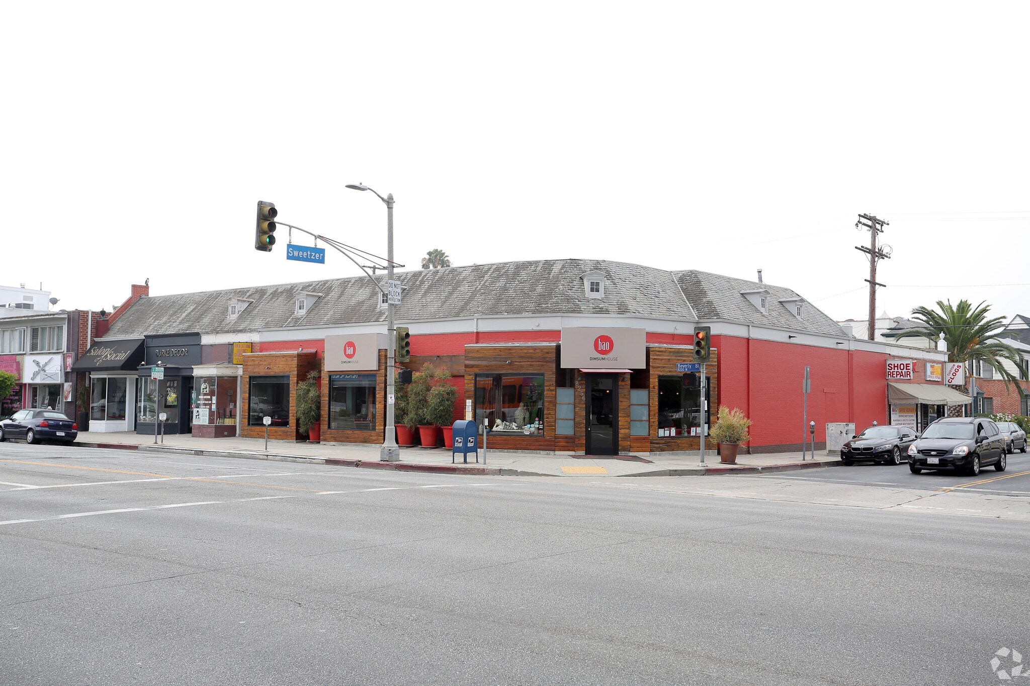 8248 Beverly Blvd, Los Angeles, CA à vendre Photo de l’immeuble– Image 1 sur 14
