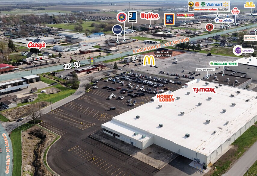 1435 E Jackson St, Macomb, IL à louer - Photo de l’immeuble – Image 2 sur 6