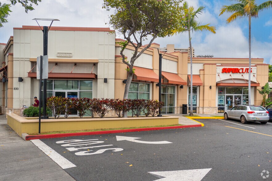 Kapahulu Ave, Honolulu, HI à louer - Photo de l’immeuble – Image 2 sur 8