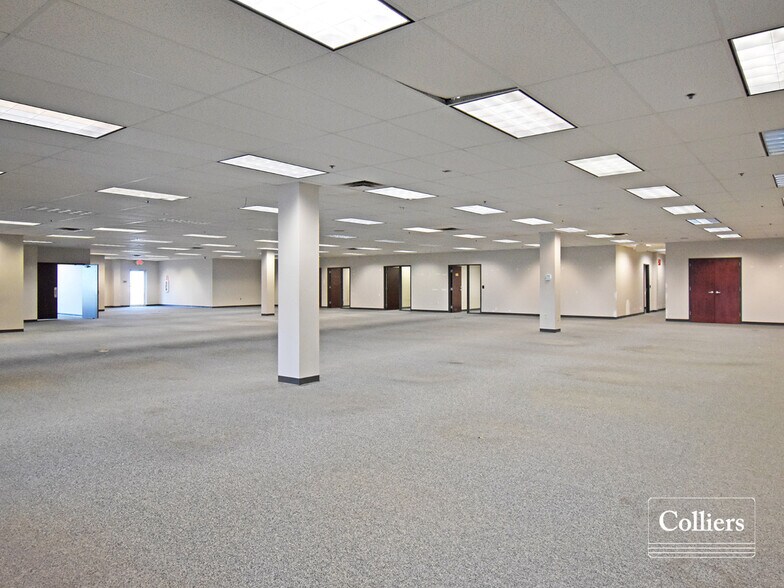 8248-8264 Lackland Rd, Saint John, MO à louer - Photo de l’immeuble – Image 3 sur 9